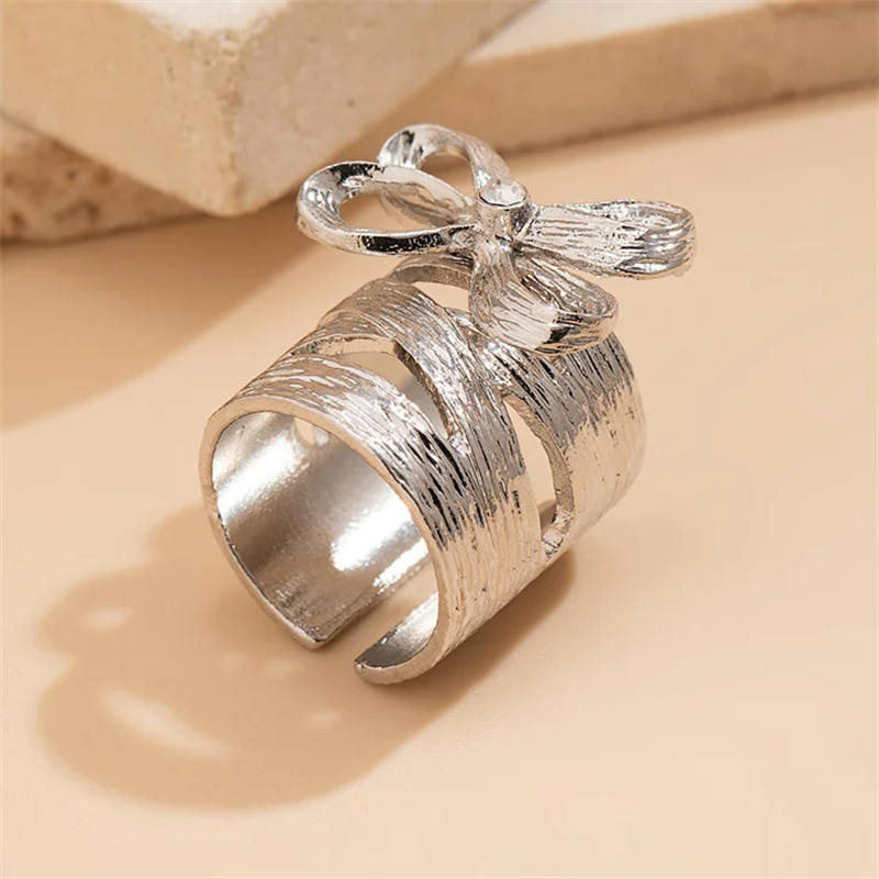 Luxury Bowknot Hollow Metal Rings for Women