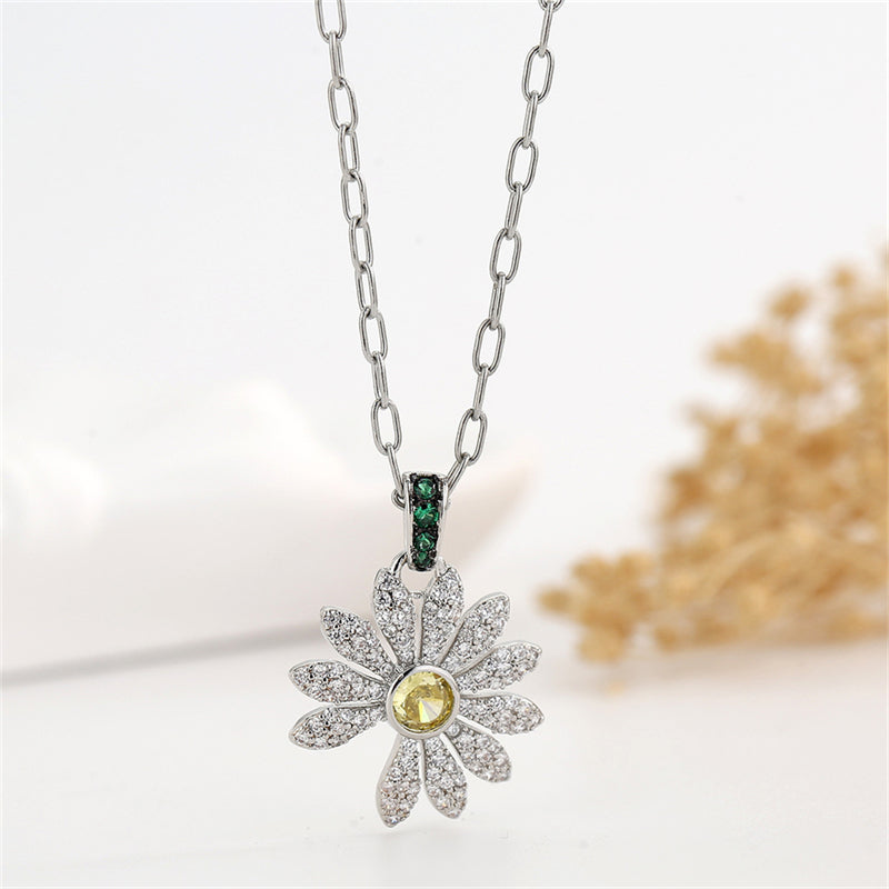 G-Dragon Daisy Necklace – Silver Plated Flower Pendant with Crystals