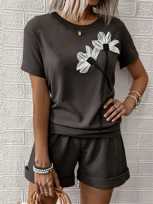 Women's Gray Summer Print Round Neck T-shirt & Shorts Set