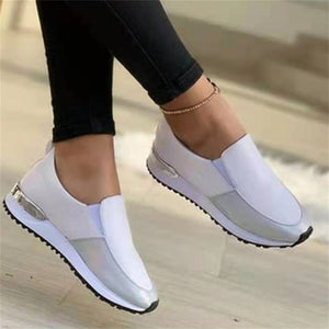 Contrast Color Round Toe Loafers