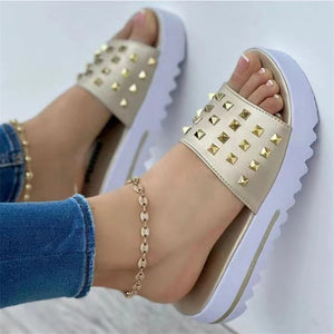 Summer Rivets Decorated Beach Slippers