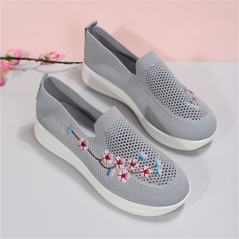 Women's Breathable Round Head Embroidered Woven Loafers