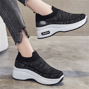 Breathable Solid Color Slip-On Thick-Soled Shoes